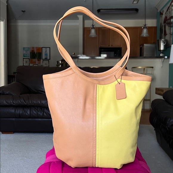 Coach Bea Tote-EUC - Picture 2 of 15